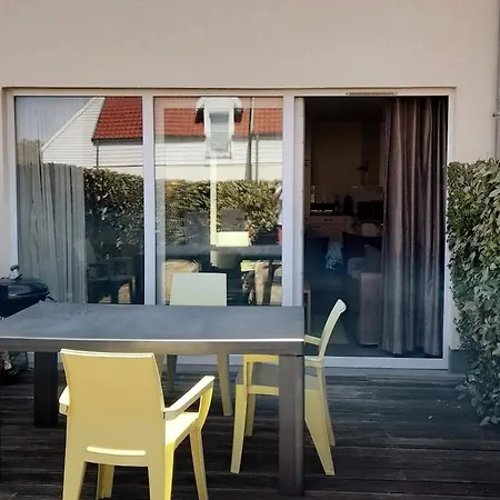 L'opaline, Ravissante Maison Familiale, Nyaraló